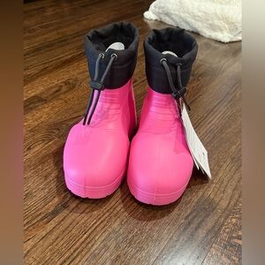 Fubuki Niseko Low Pink Snow Boots size 39 (8) NWT